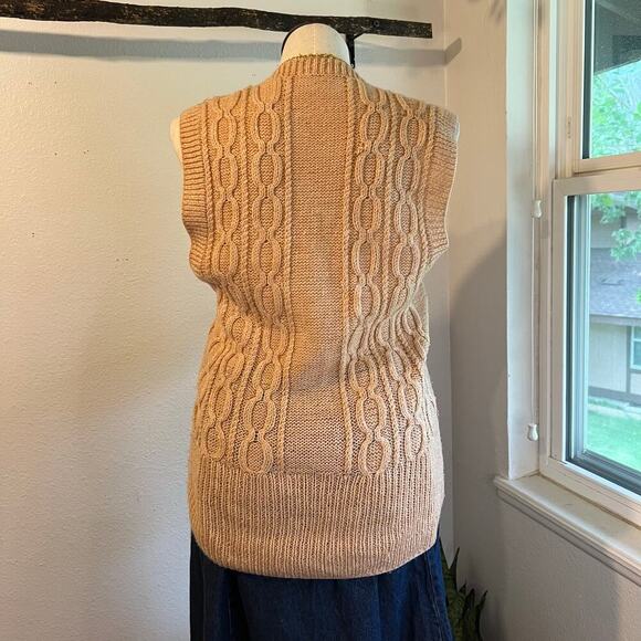 Pale Pink Chunky Cable Knit Sleeveless Button Front Vest Top Sweater Size Medium - Picture 3 of 8